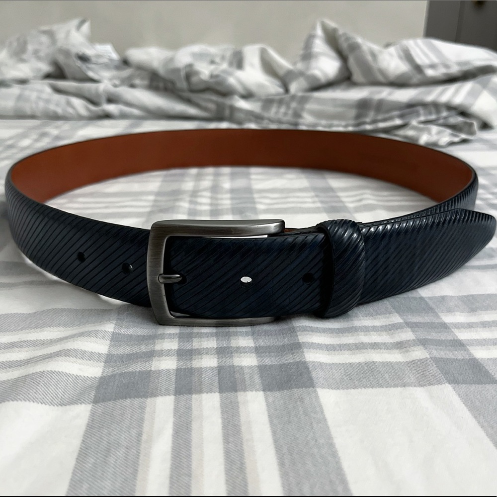 J&M Navy Calfskin Texture-Striped Belt: Size 34